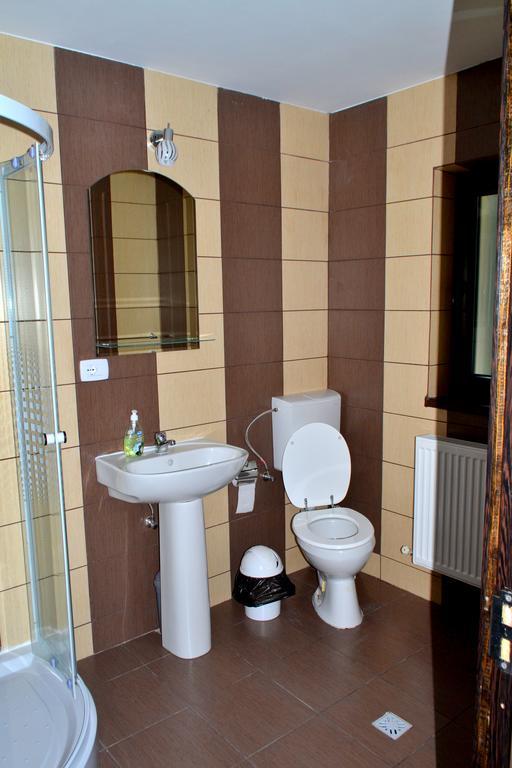 Pensiunea Vatra Bucovinei Vatra Moldovitei Ngoại thất bức ảnh
